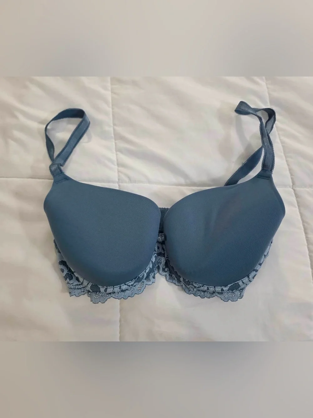 Wacoal Instant Icon Bra Lace Accent Underwire Back Closure 36C. A-4
